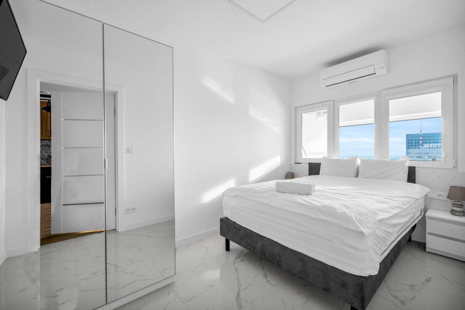 With View Of 23rd Floor Апартаменти *