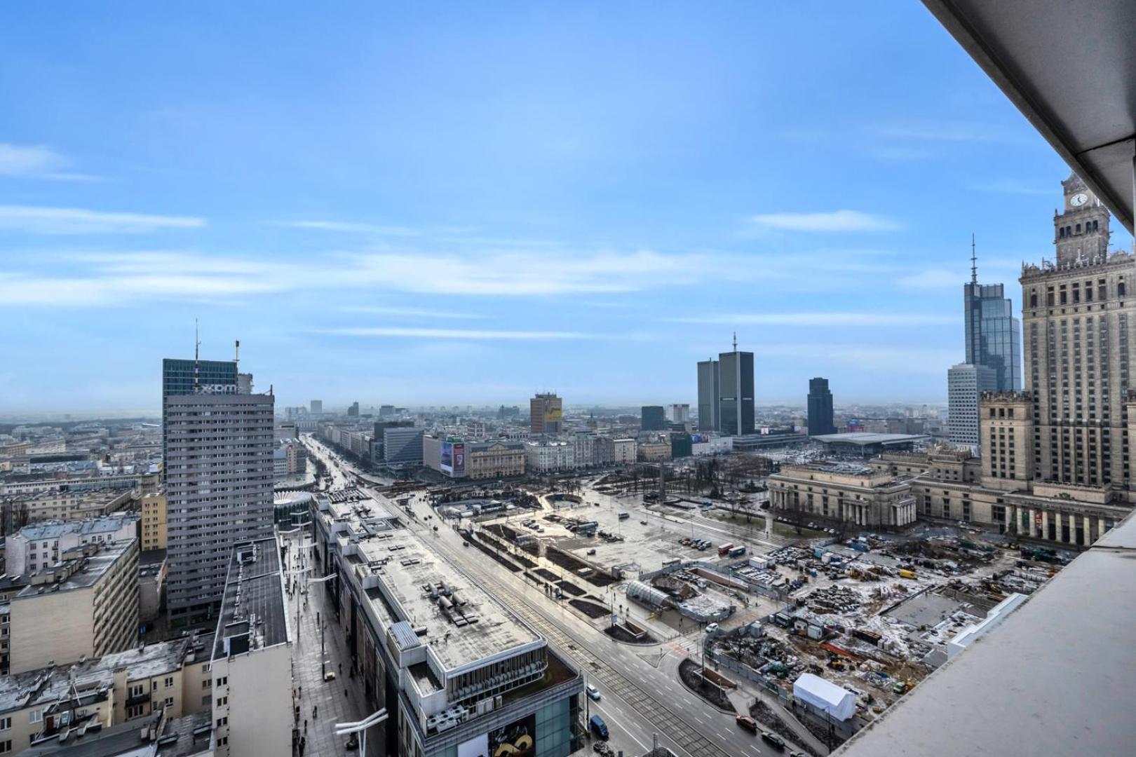 With View Of 23rd Floor Апартаменти